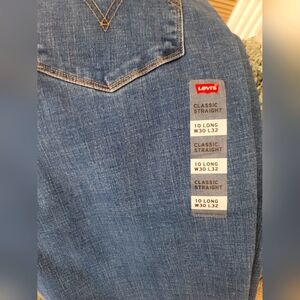 New Womens Levi's 30 × 32